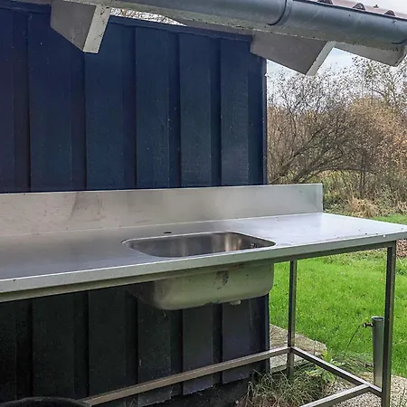 8 Person In Humble-by Traum